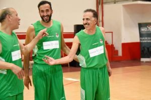 صور من المباراة التكريمية التي نظمتها محمد السادس للأبطال الرياضيين على شرف لاعب ومدرب كرة السلة  بدر الدين  حشاد